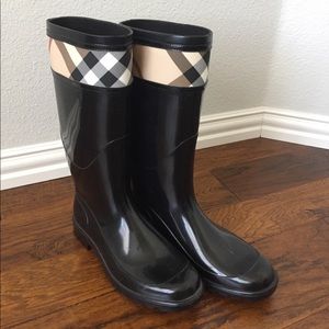 Burberry Rain Boots Booties Size